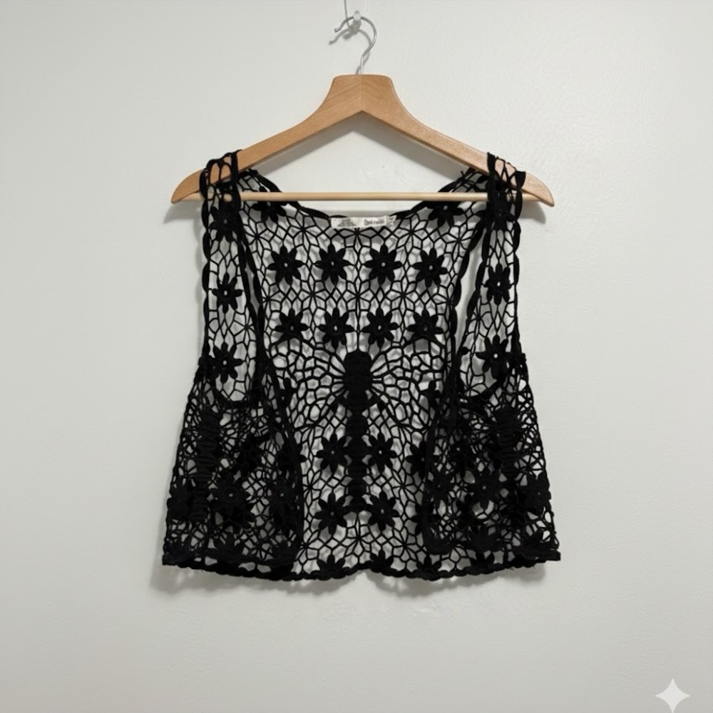 Solitaire Black Floral Crochet Vest